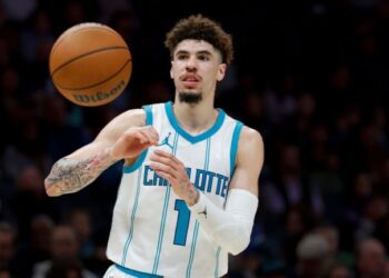 Report: Hornets’ LaMelo Ball out not less than two weeks with calf pressure