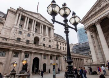 Senior UK bankers to obtain bonuses sooner beneath new guidelines
