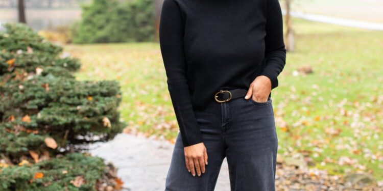 Tips on how to Fashion Large Leg Pants for Winter