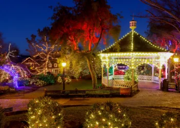 Christmas in Peddlers Village – Bucks County, Pennsylvania