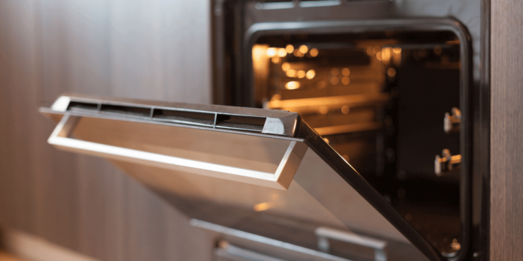 Learn how to Clear An Oven (With Non-Poisonous Cleaners)
