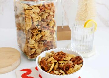 The Finest Do-it-yourself Chex Combine Recipe (within the Oven or Microwave)