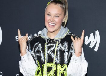 Inside JoJo Siwa’s Relationship Historical past