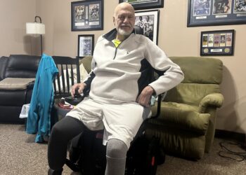 Housing business struggles to assist rising ‘grey wave’ of homeless seniors : Photographs