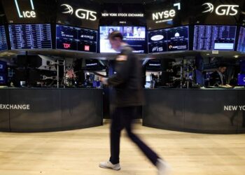 Inventory market and financial institution earnings updates: Dow and S&P 500