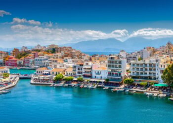 Uncover the Magic of Greece: A 7-Day Journey Via Historic Ruins and Idyllic Islands