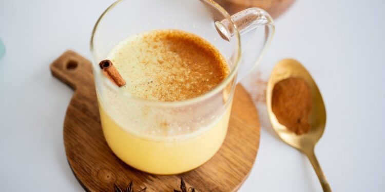 How you can Make Golden Milk (in Solely 5 Minutes!)