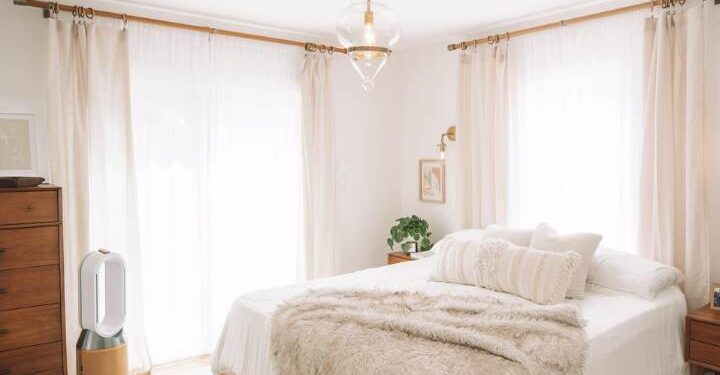 Journey With out Paying for Lodging • The Blonde Overseas