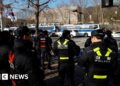 Officers droop arrest of president Yoon Suk Yeol