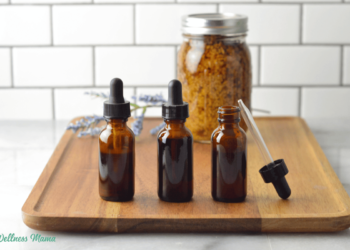 Learn how to Make Natural Tinctures from Dried Herbs