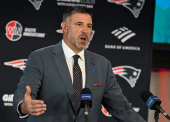 Mike Vrabel sends stern message after his Patriots hiring