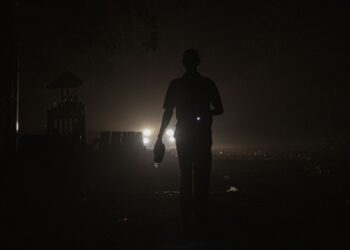 Wildfires and winter storms deliver energy outages and well being dangers, : Pictures