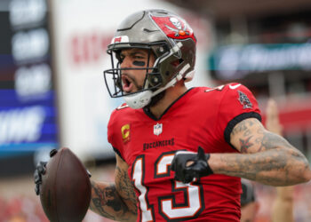 Watch: Buccaneers let WR Mike Evans tie Corridor of Famer’s report