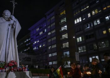 Pope Francis has pneumonia in each lungs, Vatican says : NPR