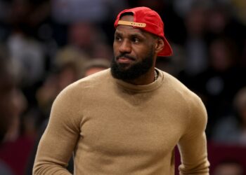 Celebrity leaves group on medical suggestion as Lakers gear up for 2 blockbuster video games