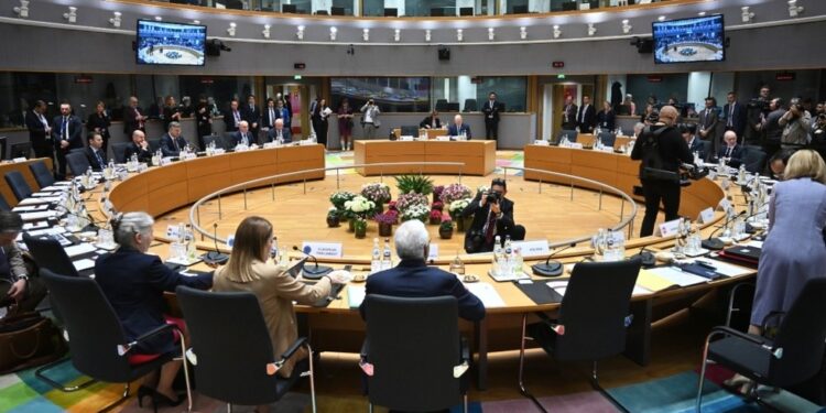 EU feeding Ukraine with ‘empty guarantees’ – Orban — RT World Information
