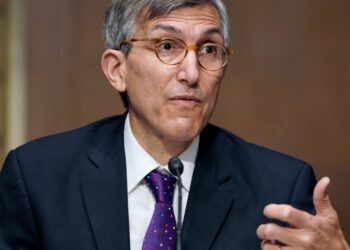 High Vaccine Official Resigns From FDA, Criticizes RFK Jr.