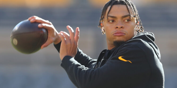 Grading notable QB offseason offers