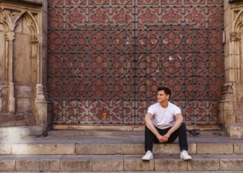 10 Simple Methods to Journey on a Funds: Easy methods to Save Cash Touring in 2025