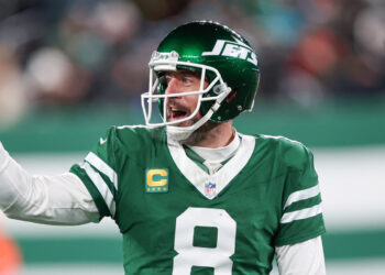 Individuals inside Steelers reportedly have one concern about Aaron Rodgers