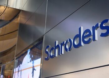 Schroders trims headcount at China fund administration arm