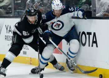 Jets measuring-stick loss vs. Kings no trigger for alarm — but