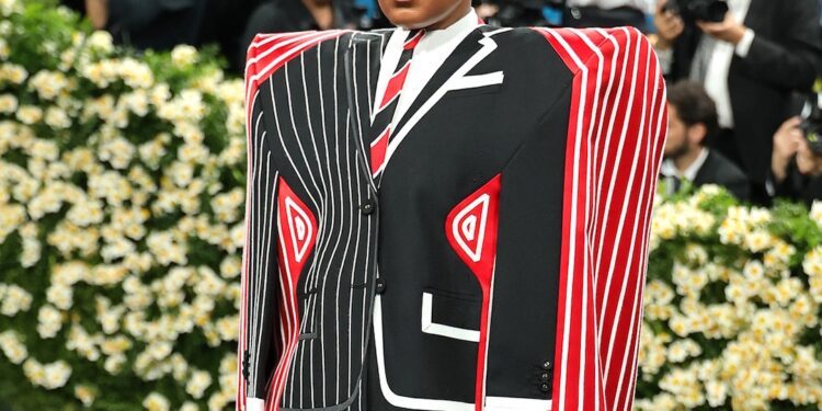 Met Gala 2025: Janelle Monáe Crimson Carpet Look