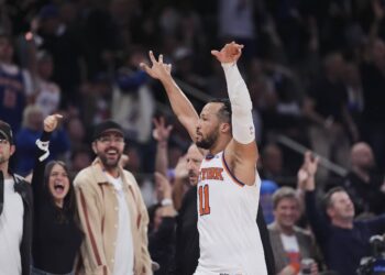 Knicks clobber Celtics, advance to East finals vs Pacers