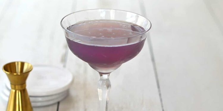 Aviation Cocktail – A Stunning Mess