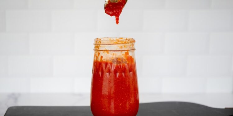 Do-it-yourself Sriracha Recipe (Non-obligatory Lacto-fermentation)