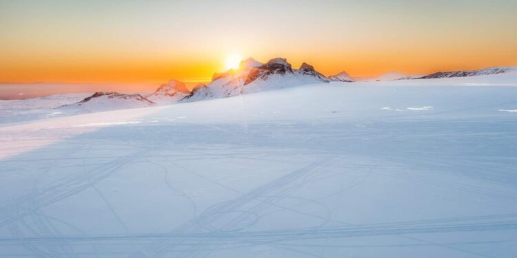 Exploring Icelandic Glaciers: Your Information to the Kjölur Route within the Southeast Highlands