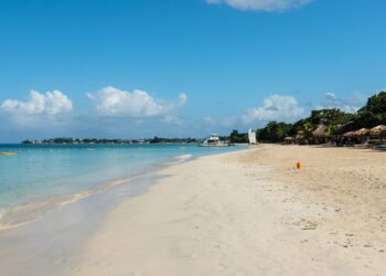 Most Stunning Caribbean Islands to Go to in 2025 (Ranked & Defined)