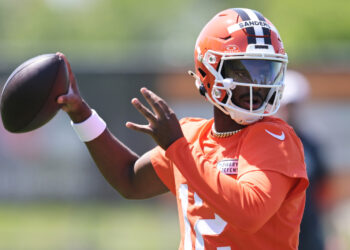 Shedeur Sanders has concept for why he has so many critics