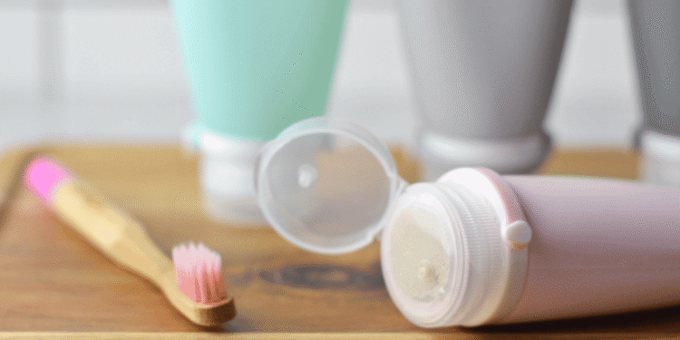 Squeezable Do-it-yourself Toothpaste