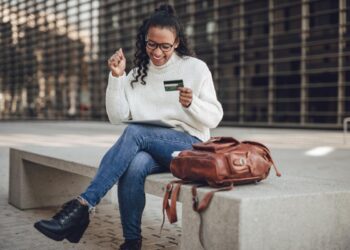 Earn $100 in money and cash-back rewards with these Capital One pupil bank cards