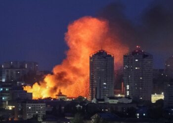 Russia launches drone and missile assault on Ukraine