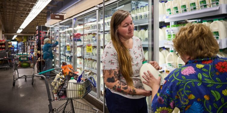 A household counting on SNAP is going through cuts and meals restrictions : Pictures
