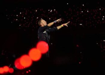HR exec resigns after Coldplay ‘kiss cam’ video with Astronomer CEO – Nationwide