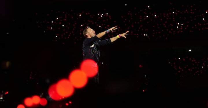 HR exec resigns after Coldplay ‘kiss cam’ video with Astronomer CEO – Nationwide