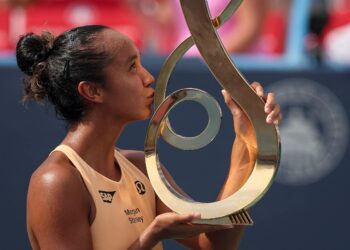 Leylah Fernandez dominates Kalinskaya to win DC Open