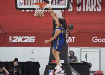 Lakers pluck Chris Mañon off Warriors’ Summer season League roster