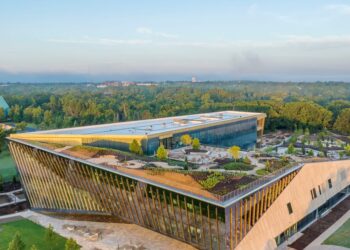 The World’s Richest Girl Has Opened a Medical College