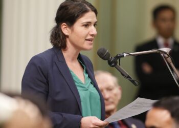 California lawmakers wish to increase docs’ menopause coaching : Pictures
