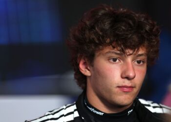 Kimi Antonelli issued a stern ‘this isn’t faculty’ verdict by Jacques Villeneuve after one other underwhelming qualifying for the F1 Dutch GP