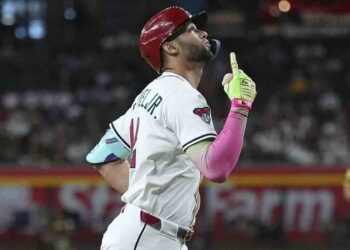 Lourdes Gurriel Jr. makes historical past, crushes 103.9 m.p.h. pitch for two-run homer