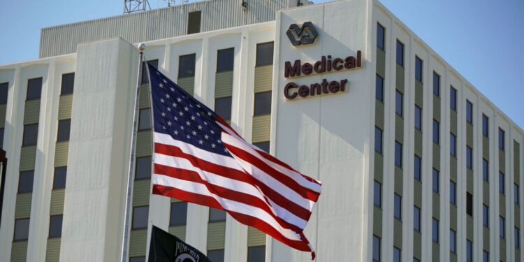 Congress appears to be like to ease veterans’ use of well being care outdoors of Veterans’ Affairs amenities : Photographs