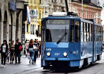 Keep Linked in Croatia: Why SimLocal’s eSIM is the Sensible Traveler’s Alternative