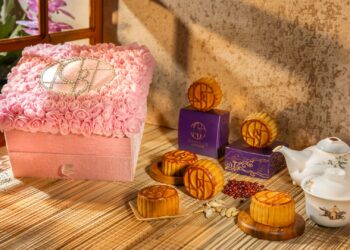 Conrad Manila Celebrates Mid-Autumn with Elegant Mooncake Assortment at China Blue by Jereme Leung