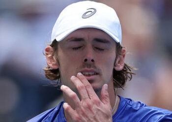 Alex de Minaur eradicated as grand slam quarter-final curse continues towards Felix Auger-Aliassime