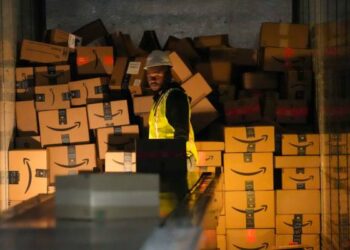 Rich People’ on-line purchasing habits are costing retailers billions — and all customers could pay the worth